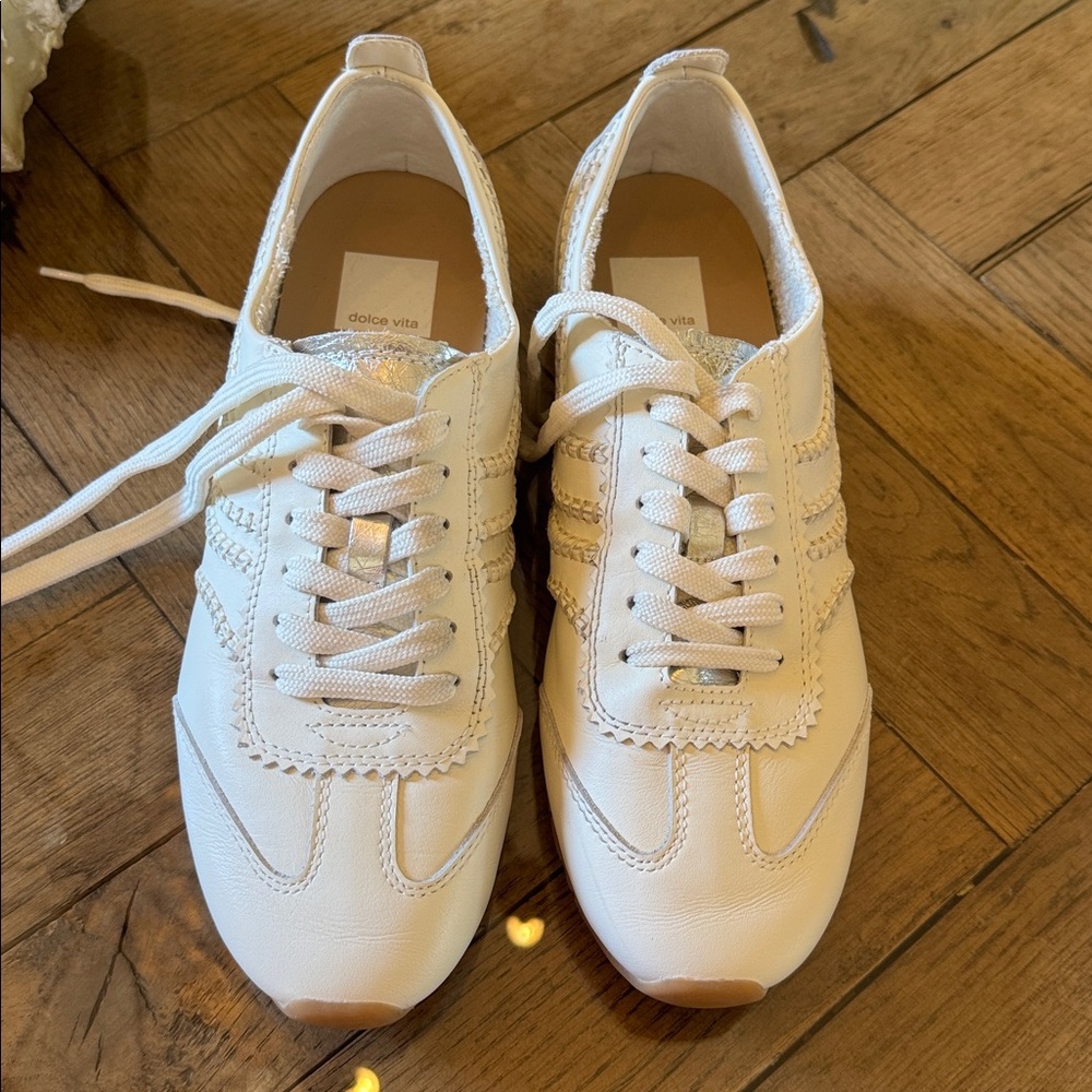 Dolce Vita Cream and Silver Women's Delany Sneakers